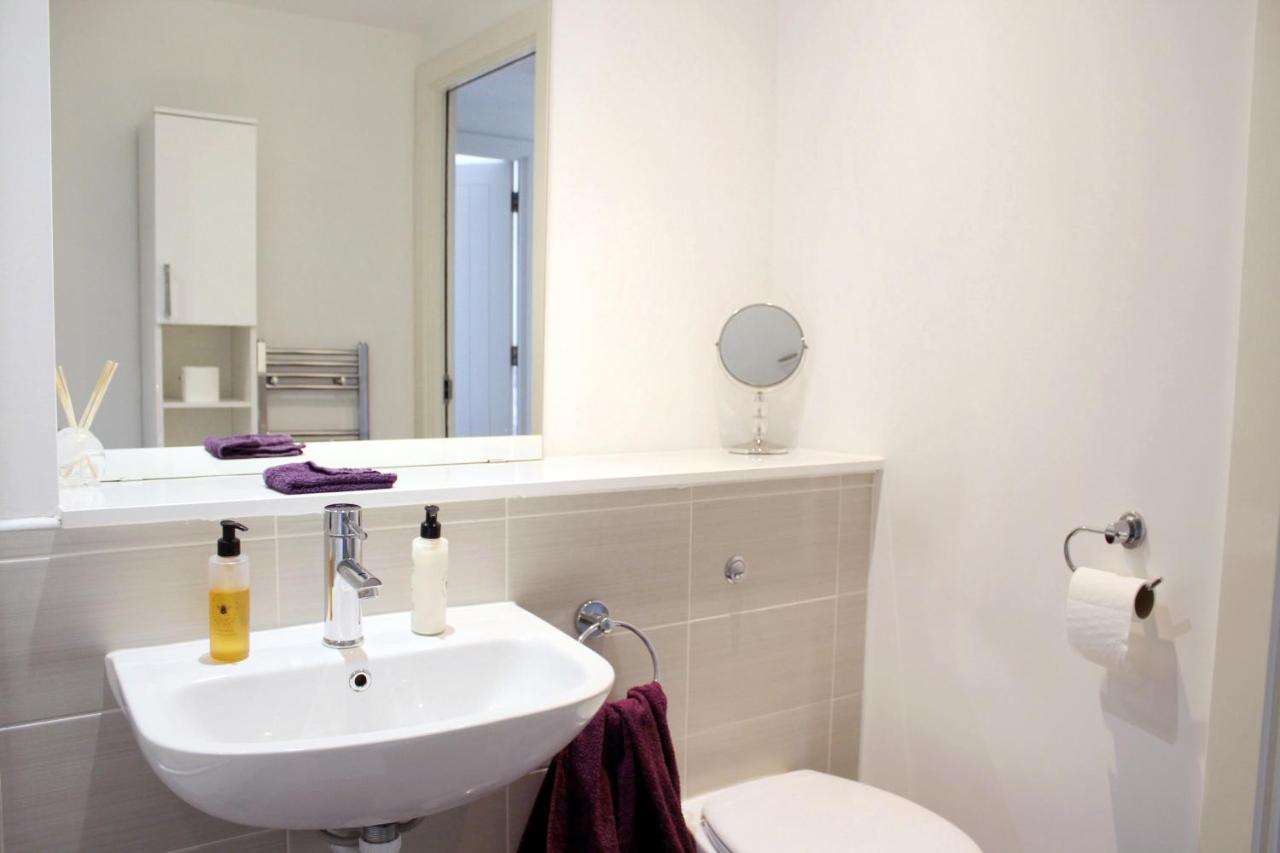 Manchester Escape - Private Room & Bathroom Near Etihad And Coop Arena - Free Secure Parking Extérieur photo